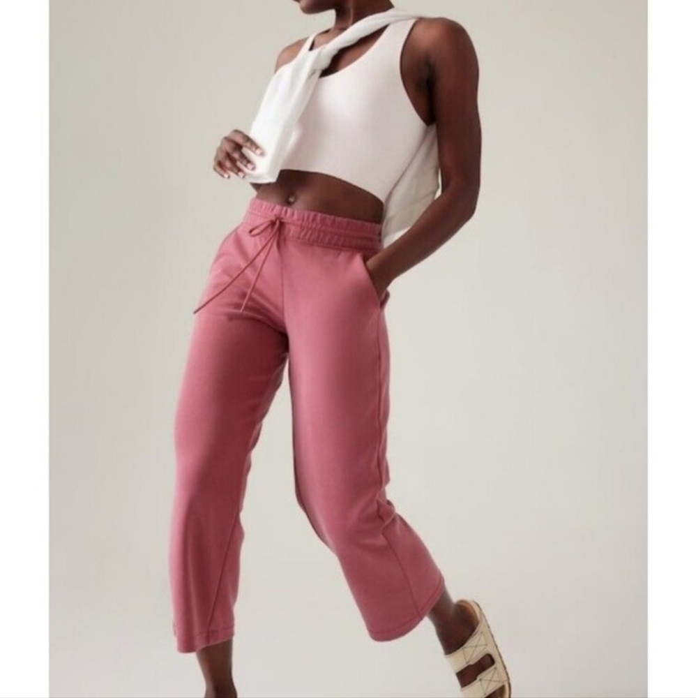 Athleta Seasoft Straight Pant Size Med Berry Rose Supersoft Womans Athleisure